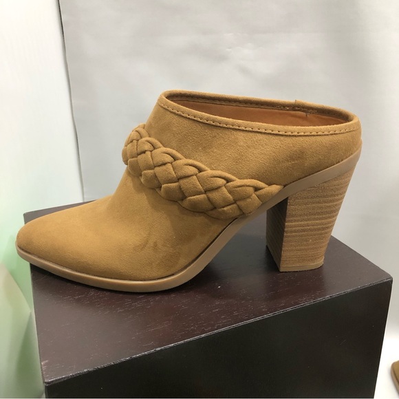 Universal Thread Avis heeled booties | Size 7.5 | Faux suede |Cognac color - Picture 5 of 11